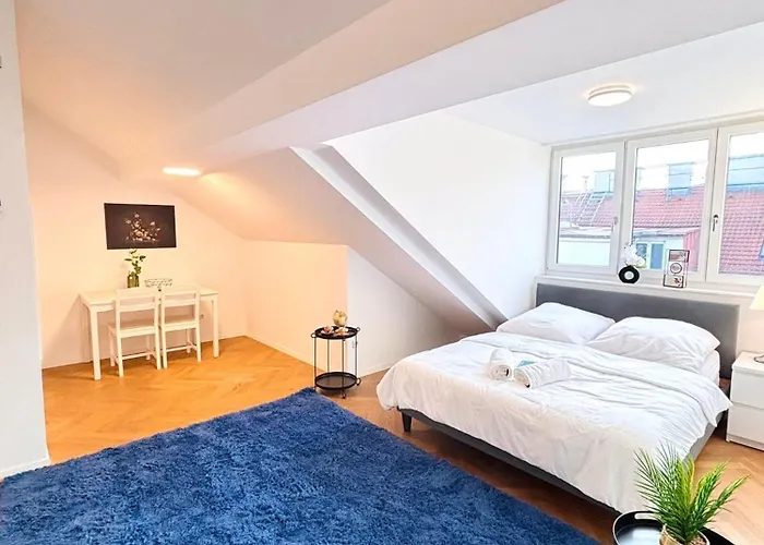 Simply Five Apartment
