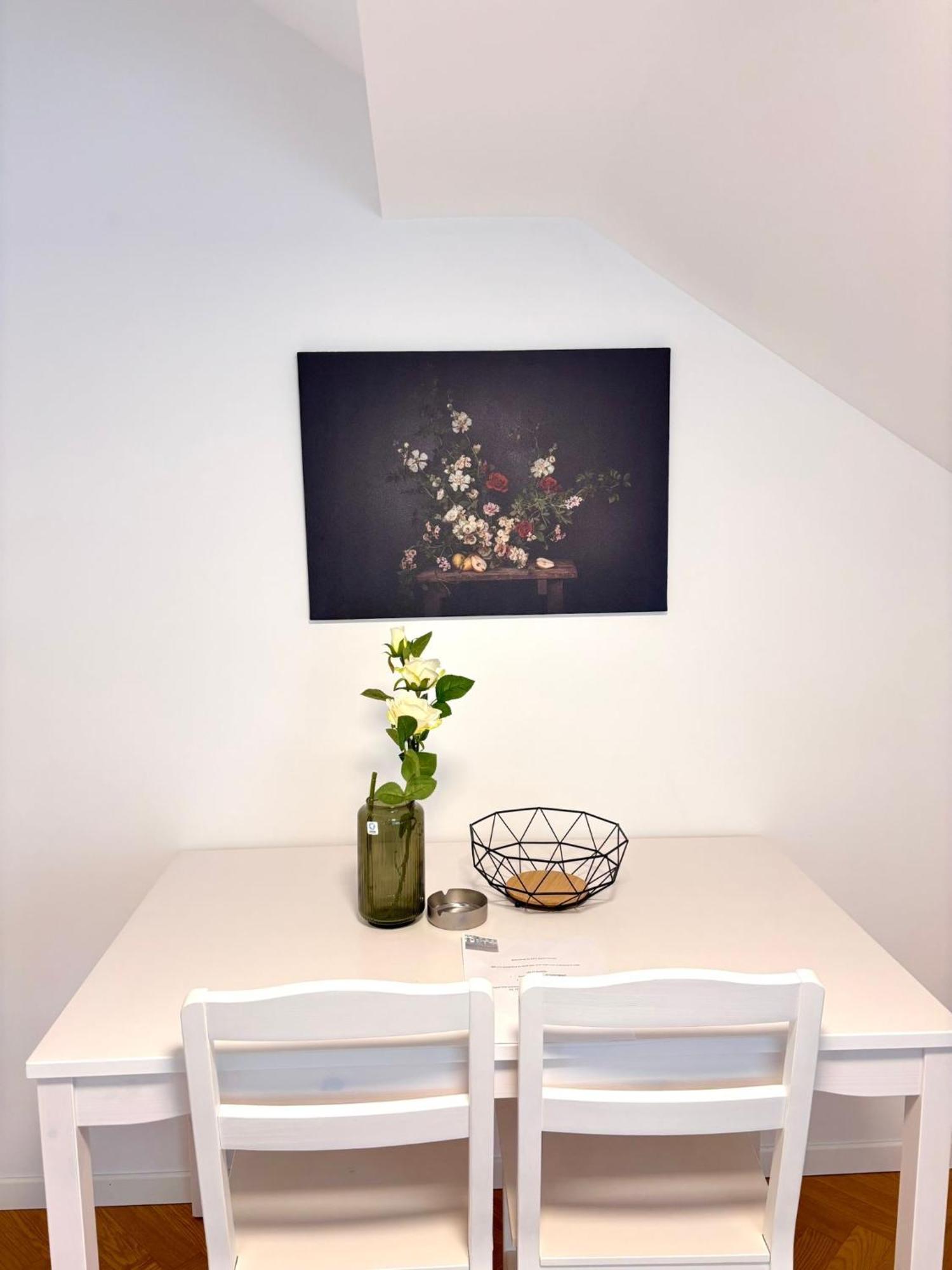 Simply Five Apartment *